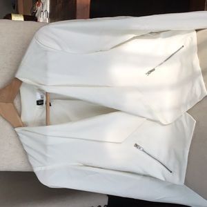 H&M cream blazer US6, Eur36.  Made in Myanmar.